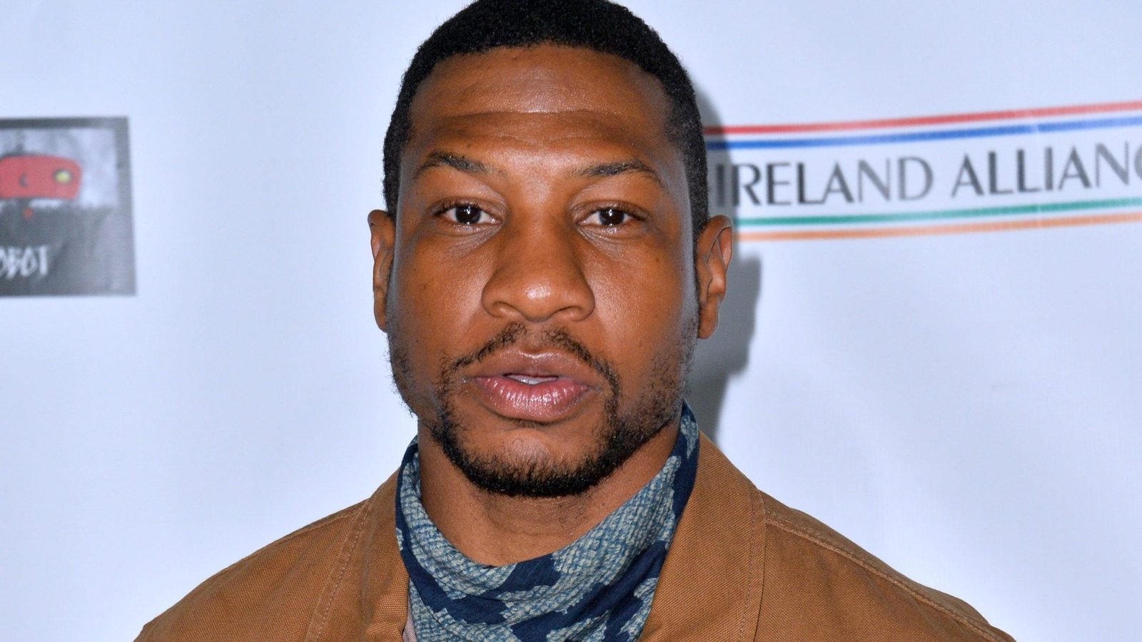 Jonathan Majors rushes to the rescue of two students