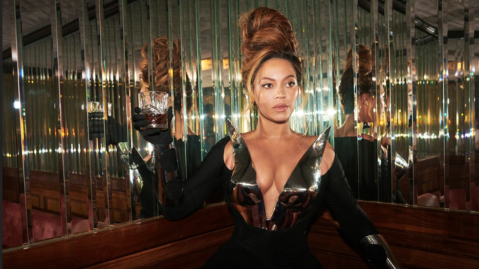 Beyonce's "Surprising " Announcement Sends Fans into Excitement