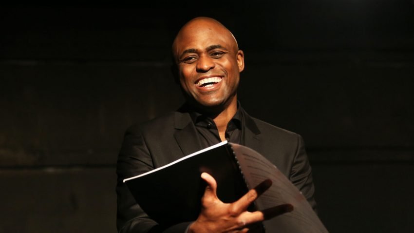 Wayne Brady involved in car accident.